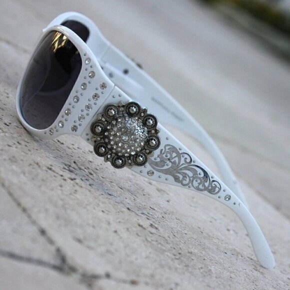 Montana West Concho Sunglasses Rhinestone in White SGS-5802WH NWT main image 10